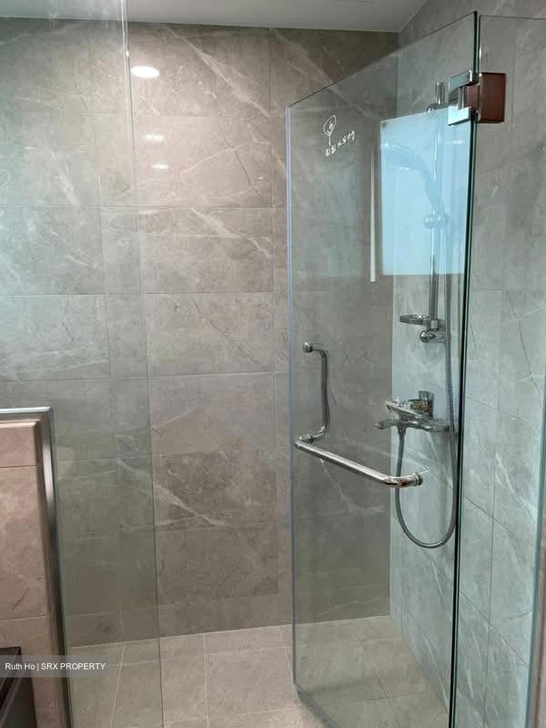 Lilydale (D27), Condominium #598588551